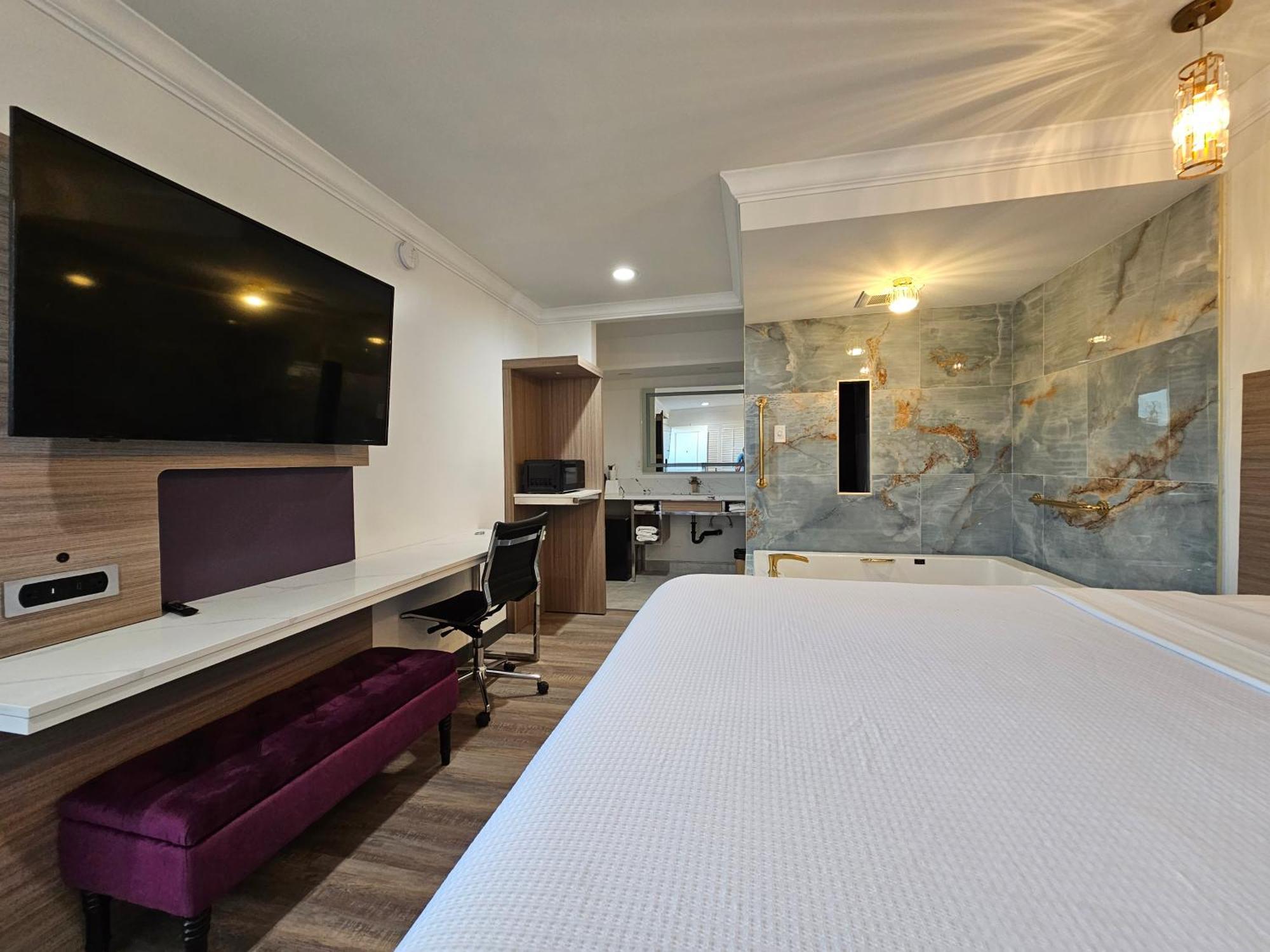 Travelodge Inn & Suites By Wyndham Fullerton Exteriér fotografie